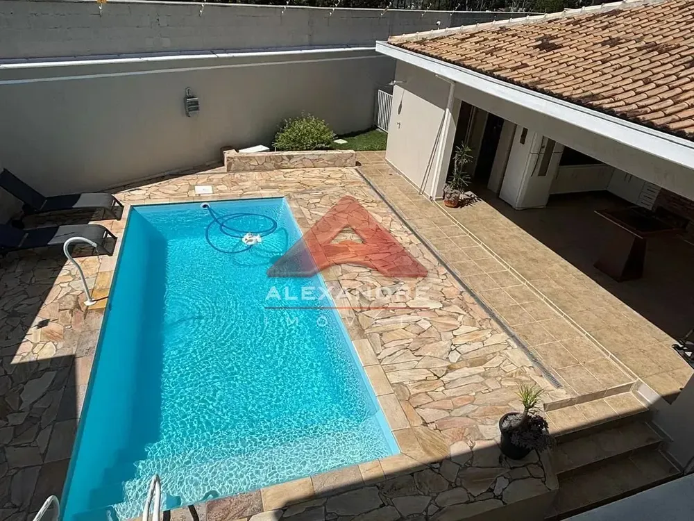 Casa, 4 quartos, 231 m² - Foto 1