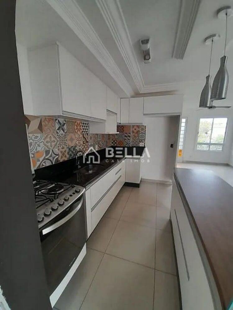 Casa à venda com 2 quartos, 100m² - Foto 3
