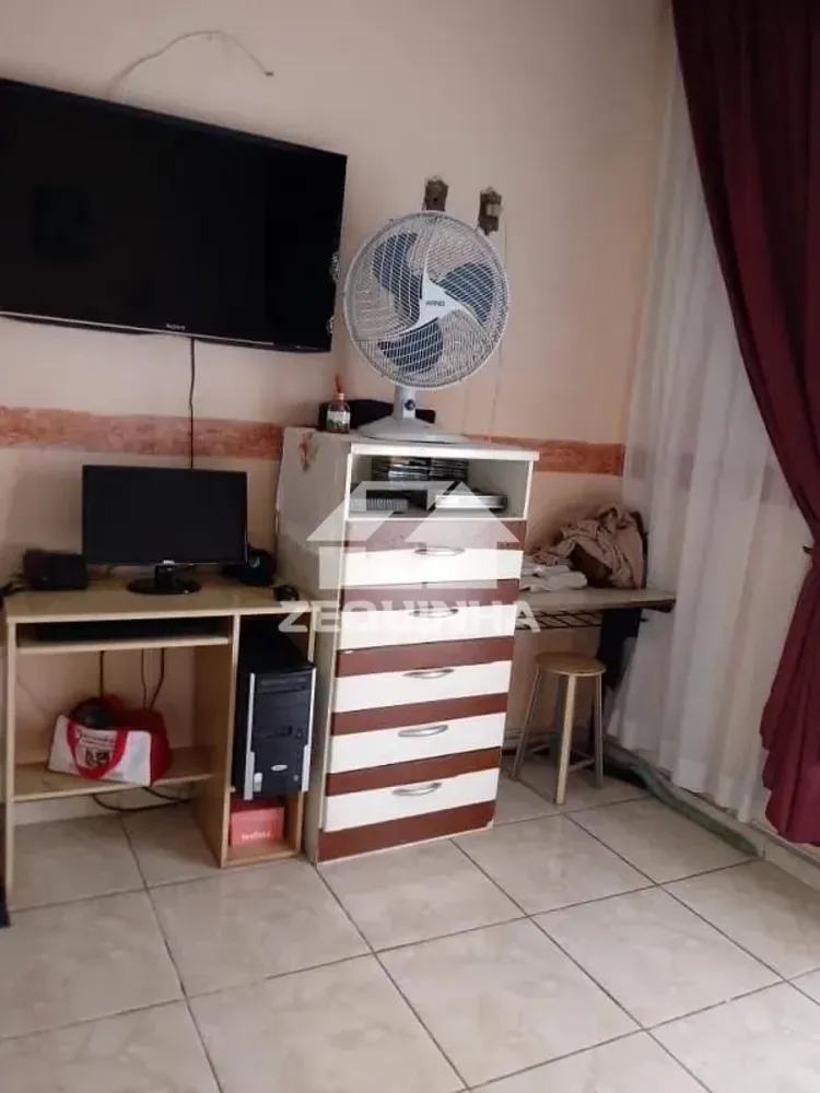 Casa, 4 quartos, 210 m² - Foto 1