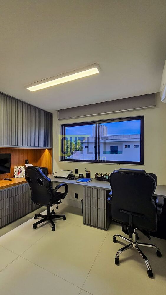 Casa à venda com 4 quartos, 335m² - Foto 3