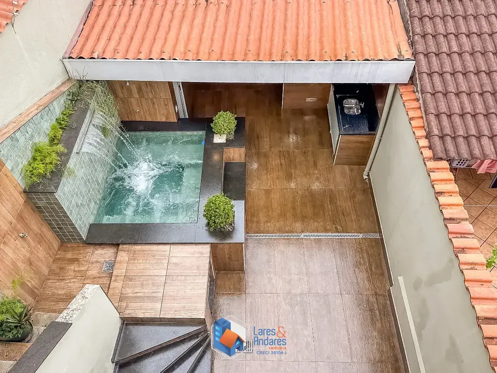 Casa, 3 quartos, 192 m² - Foto 1
