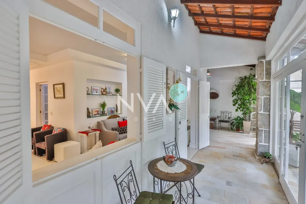 Casa, 3 quartos, 252 m² - Foto 1