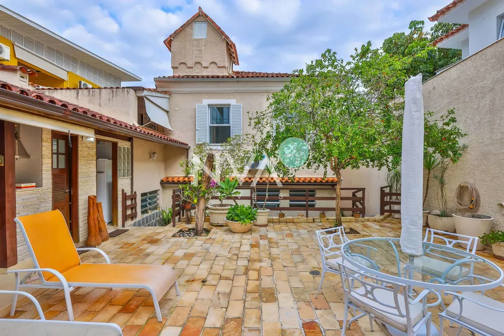 Casa, 3 quartos, 252 m² - Foto 2