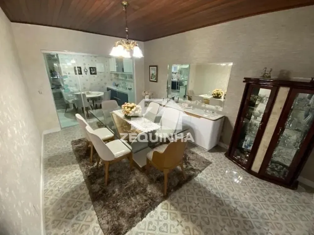 Casa, 3 quartos, 224 m² - Foto 3