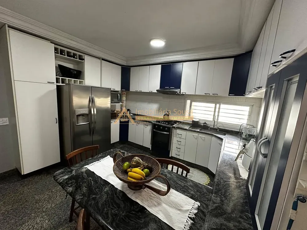 Casa, 3 quartos, 264 m² - Foto 1