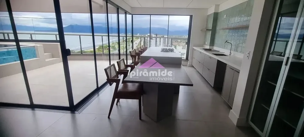 Cobertura, 3 quartos, 240 m² - Foto 2