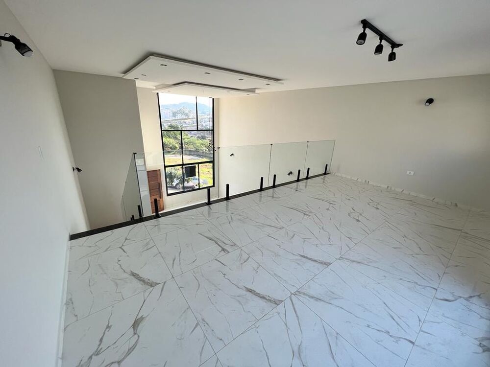 Casa à venda com 3 quartos, 215m² - Foto 5