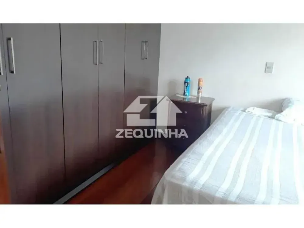 Casa, 5 quartos, 218 m² - Foto 2