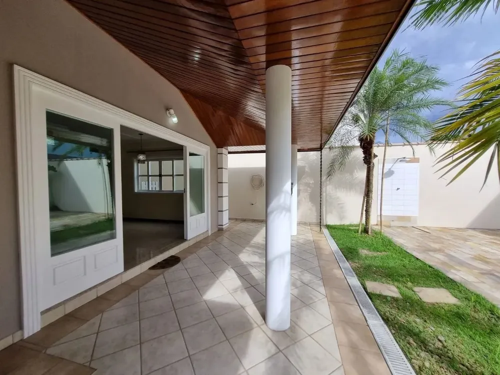 Casa, 4 quartos, 237 m² - Foto 1