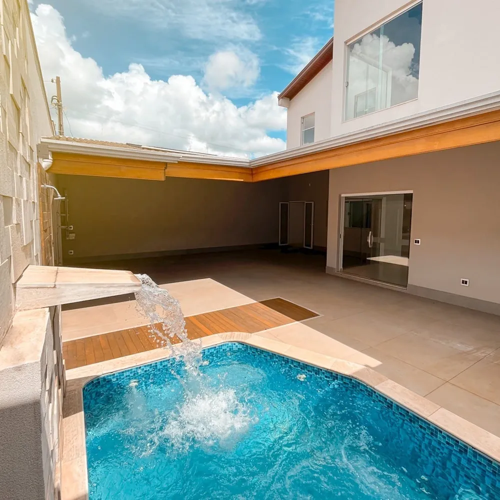 Casa, 4 quartos, 219 m² - Foto 1