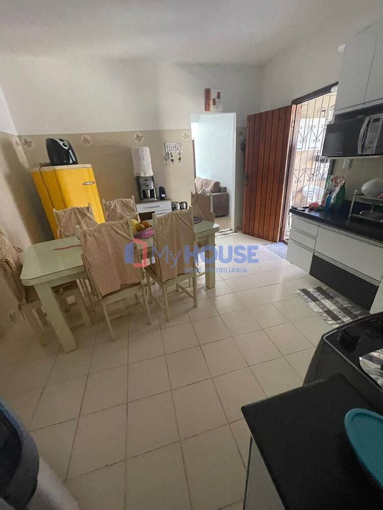 Casa à venda com 4 quartos, 221m² - Foto 13