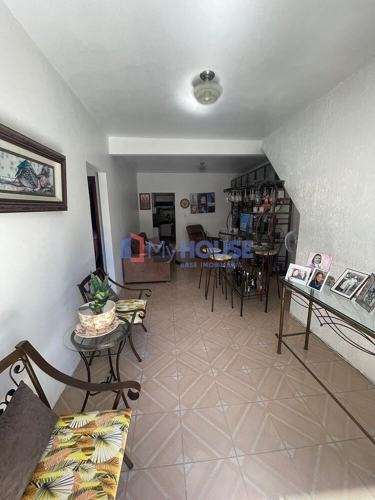 Casa à venda com 4 quartos, 221m² - Foto 12