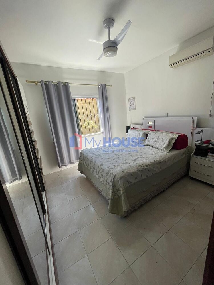 Casa à venda com 4 quartos, 221m² - Foto 18