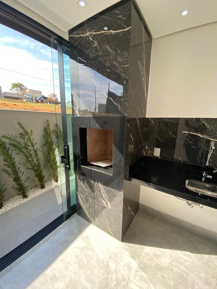 Casa à venda com 3 quartos, 157m² - Foto 2
