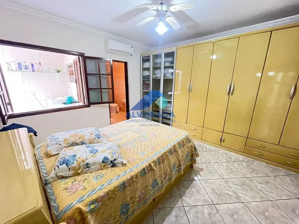 Casa, 3 quartos, 282 m² - Foto 2