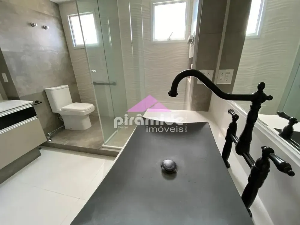 Apartamento, 3 quartos, 182 m² - Foto 1
