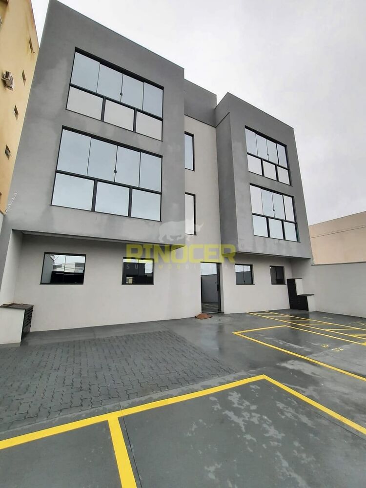 Apartamento à venda com 3 quartos, 87m² - Foto 2