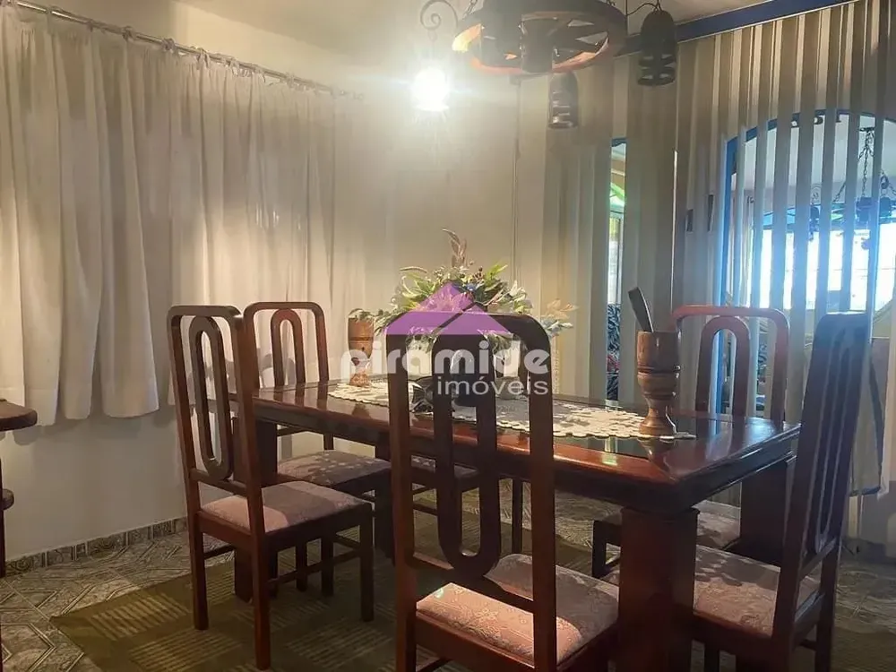 Casa, 3 quartos, 142 m² - Foto 2