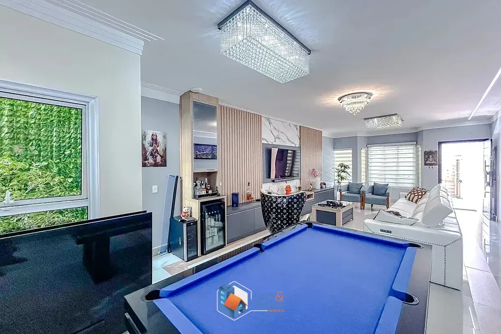 Casa, 4 quartos, 212 m² - Foto 1