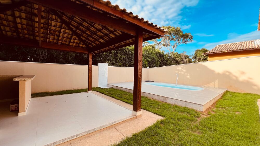 Casa à venda com 3 quartos, 138m² - Foto 1