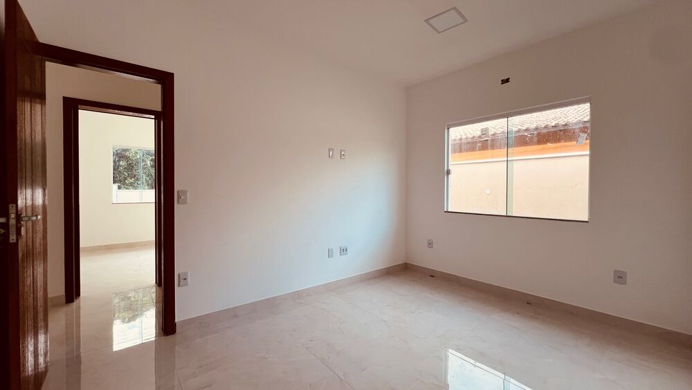 Casa à venda com 3 quartos, 138m² - Foto 4