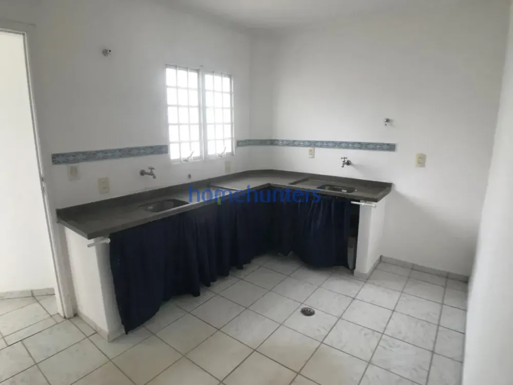 Casa, 6 quartos, 150 m² - Foto 3