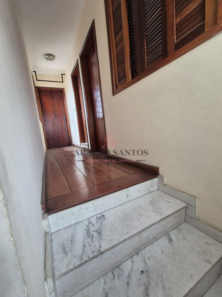 Sobrado à venda com 6 quartos, 182m² - Foto 4