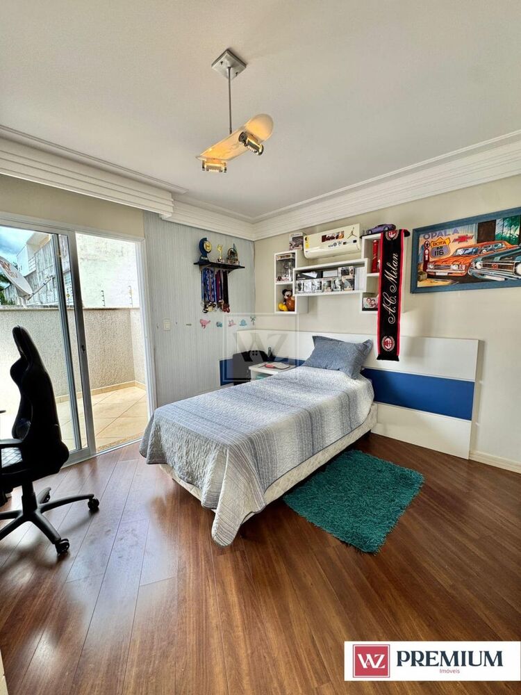 Casa à venda com 3 quartos, 360m² - Foto 4