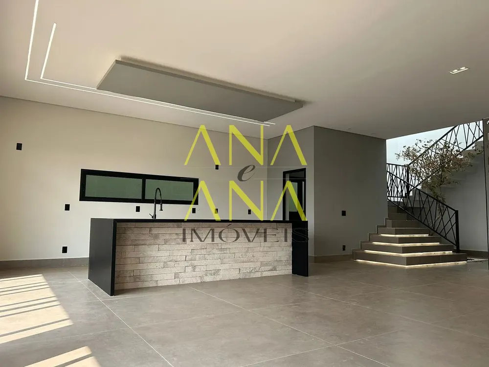 Casa, 3 quartos, 282 m² - Foto 1