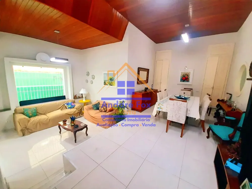 Casa, 5 quartos, 215 m² - Foto 1