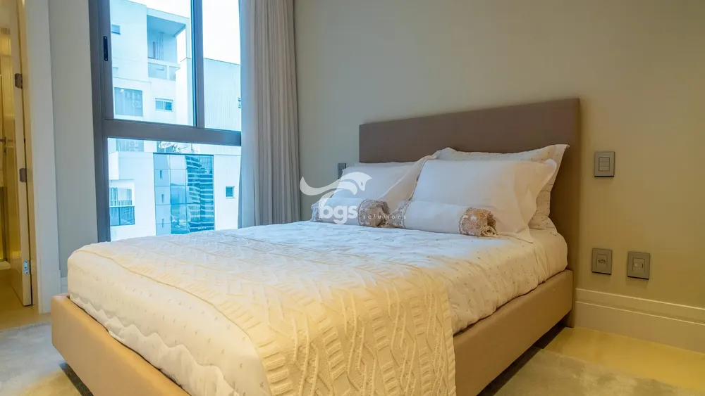 Apartamento, 4 quartos, 230 m² - Foto 1