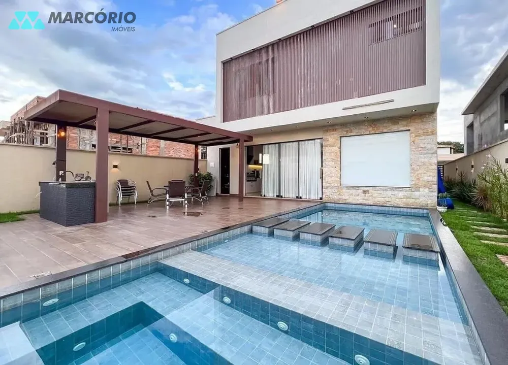 Casa, 4 quartos, 255 m² - Foto 1