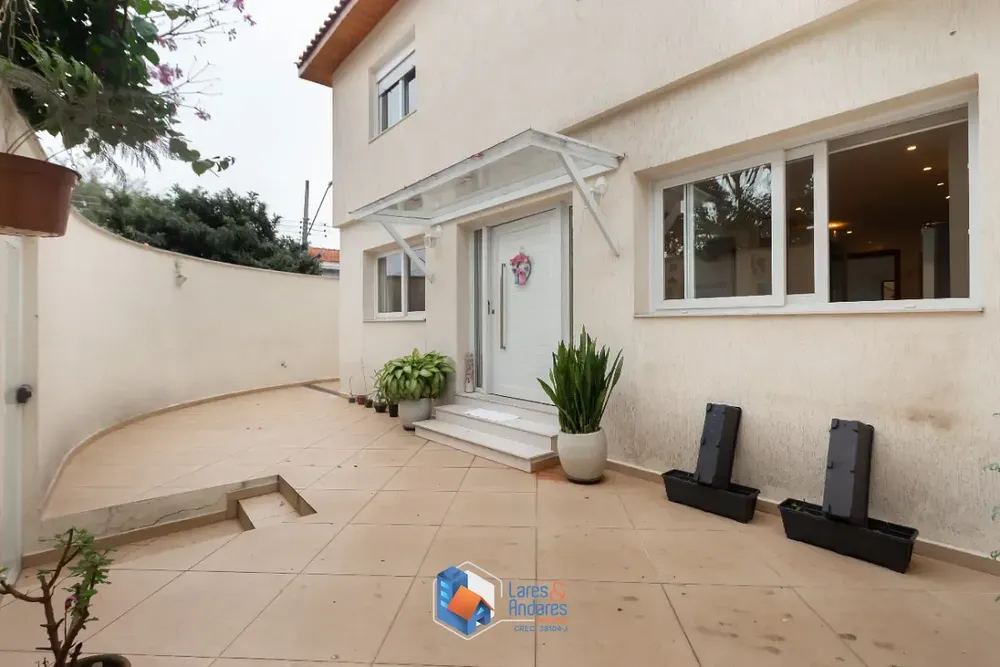 Casa, 4 quartos, 210 m² - Foto 1
