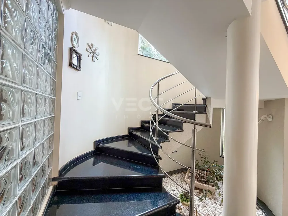 Casa, 3 quartos, 300 m² - Foto 1