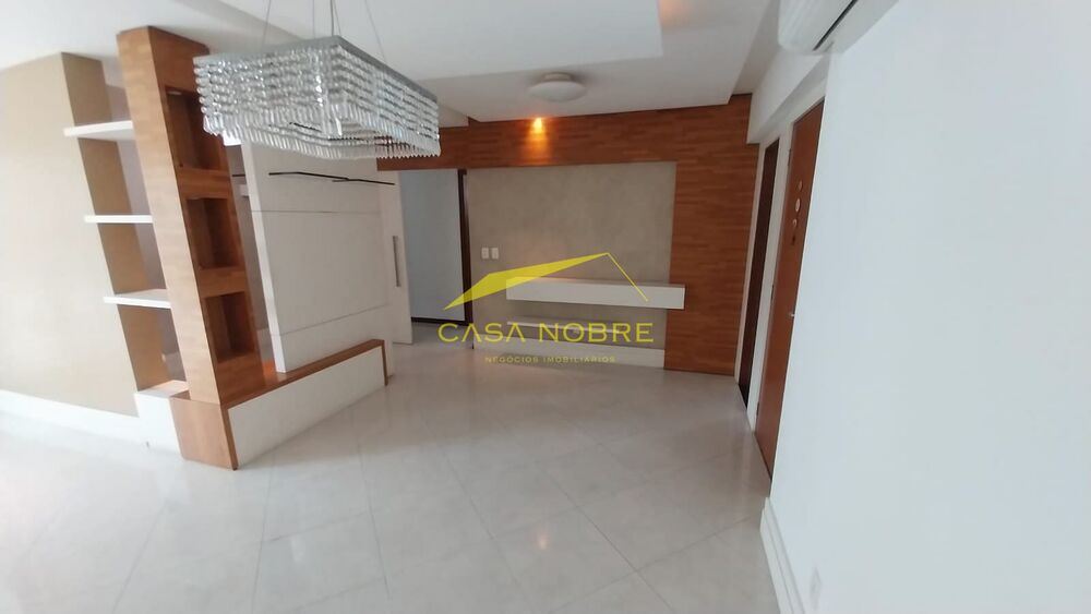 Apartamento à venda com 4 quartos, 140m² - Foto 2