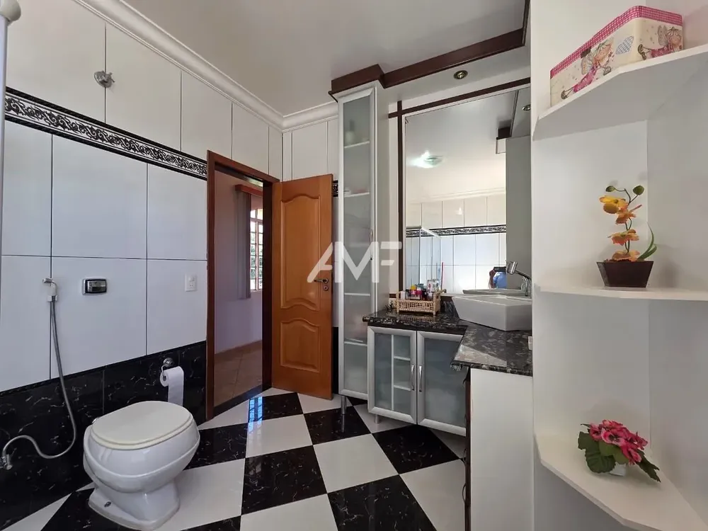 Sobrado, 5 quartos, 380 m² - Foto 1