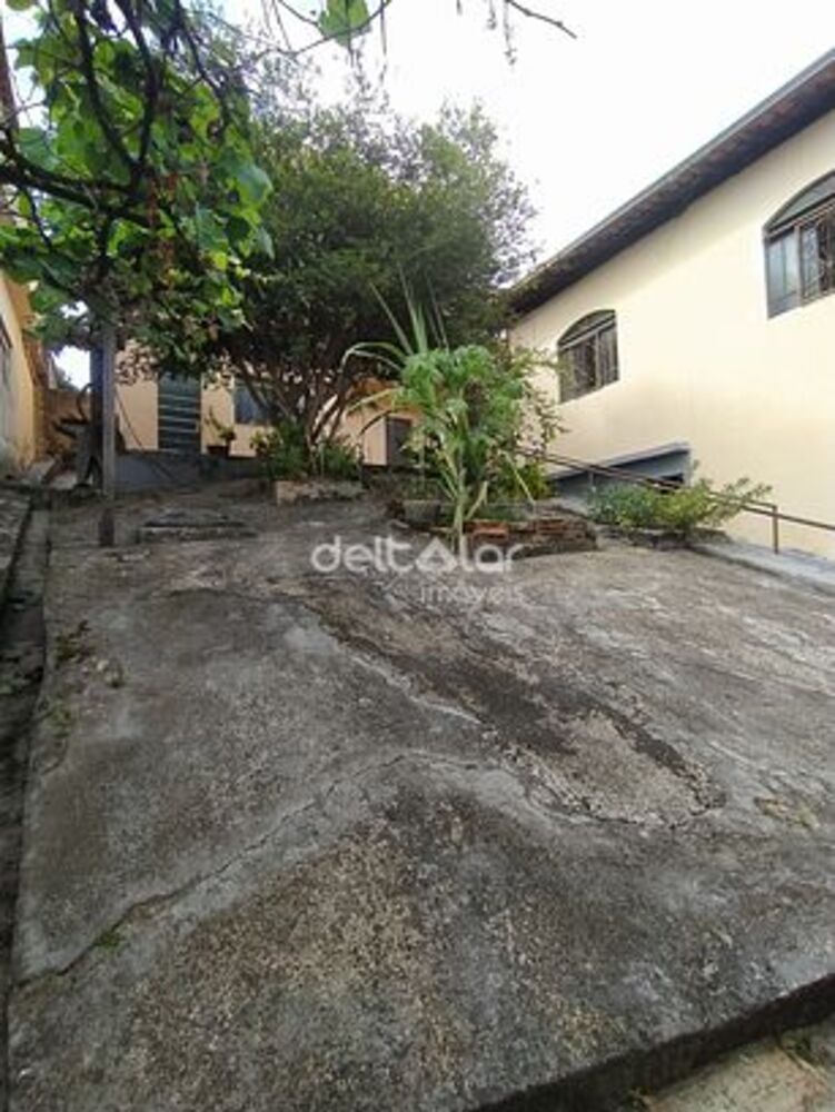 Casa à venda com 4 quartos, 298m² - Foto 4