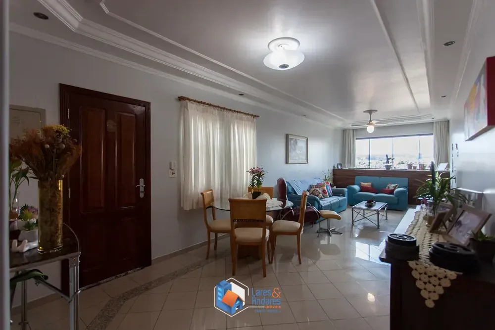 Sobrado, 4 quartos, 242 m² - Foto 2