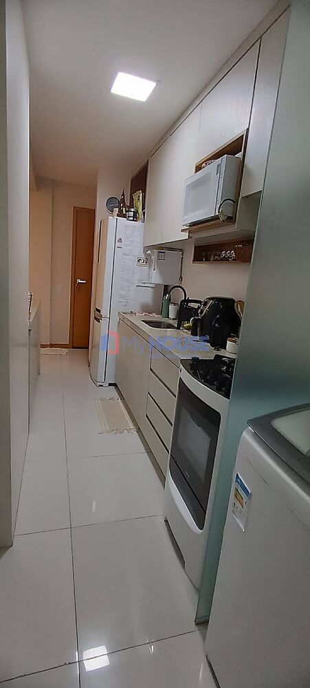 Apartamento à venda com 3 quartos, 74m² - Foto 3
