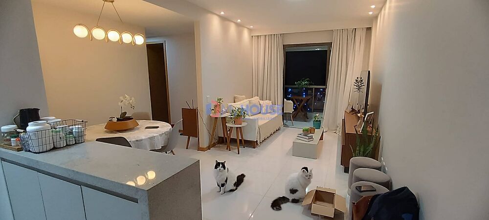 Apartamento à venda com 3 quartos, 74m² - Foto 1