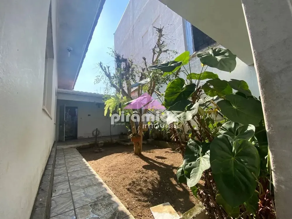 Casa, 4 quartos, 275 m² - Foto 2