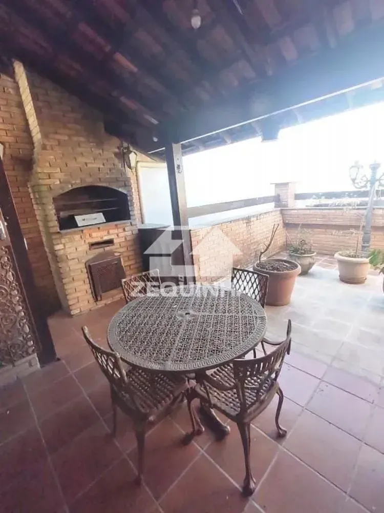 Casa, 4 quartos, 242 m² - Foto 2