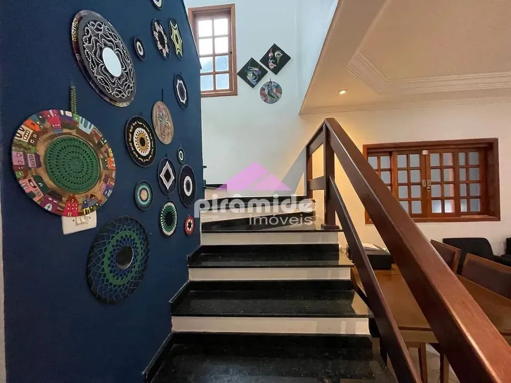 Casa, 3 quartos, 131 m² - Foto 1