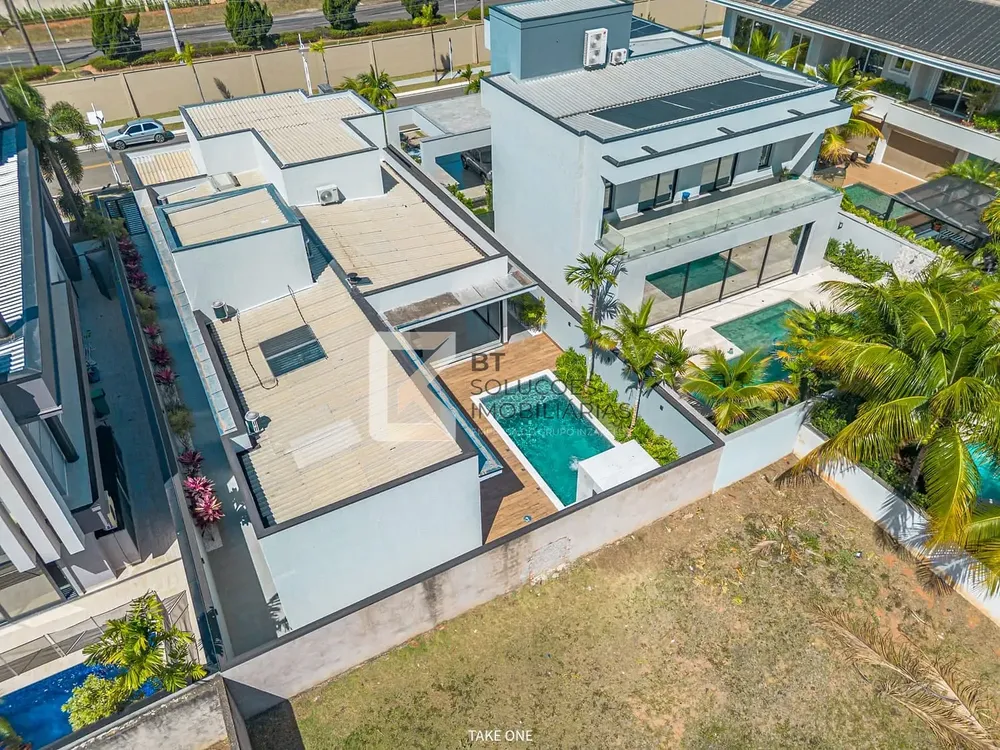 Casa, 3 quartos, 261 m² - Foto 1