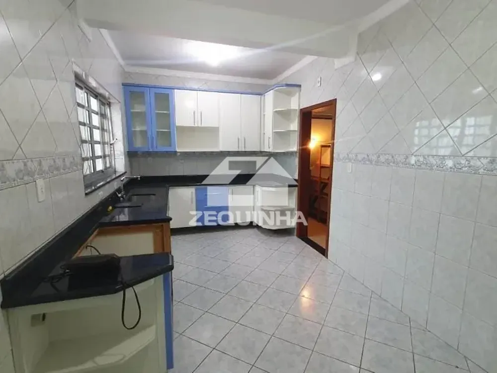 Casa, 3 quartos, 245 m² - Foto 7