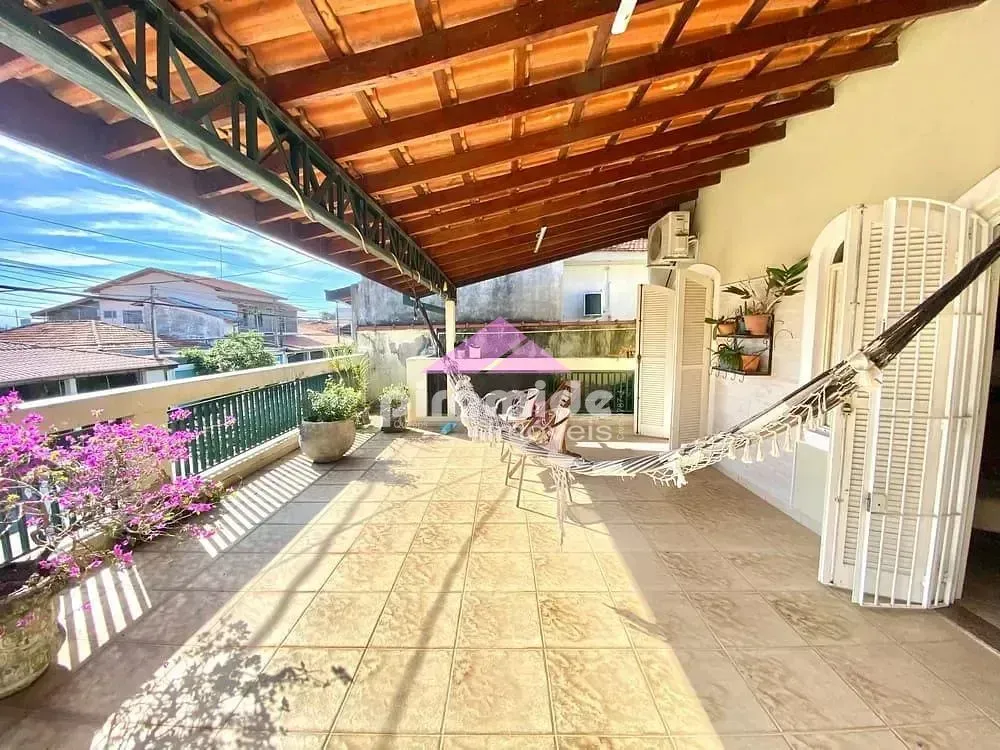 Casa, 4 quartos, 230 m² - Foto 2