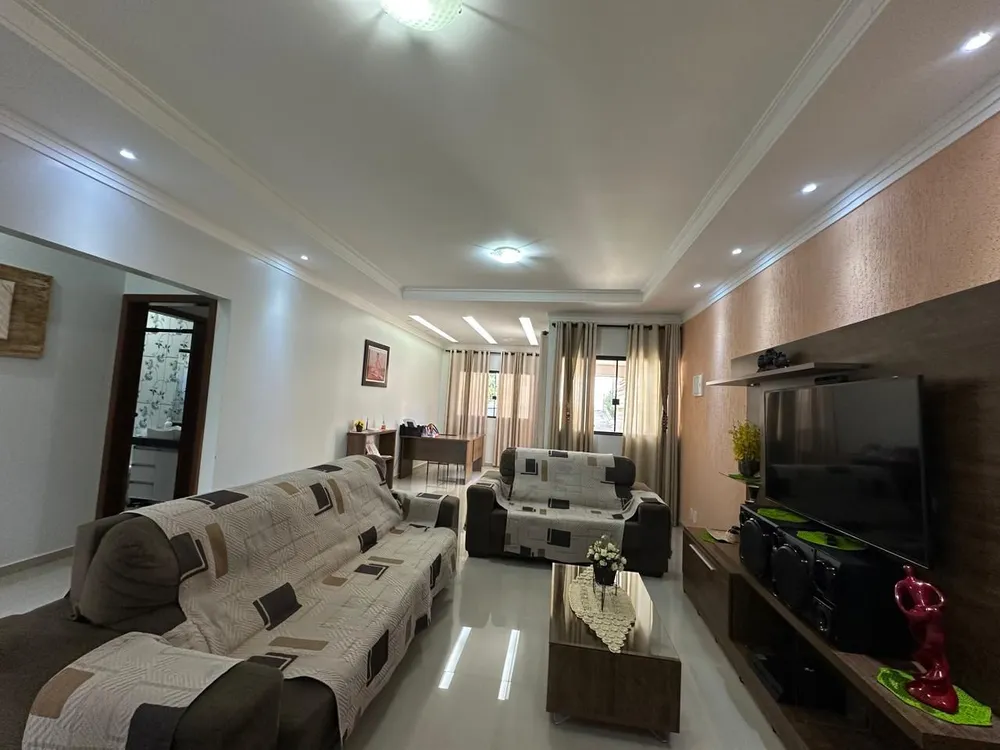 Casa, 4 quartos, 300 m² - Foto 4
