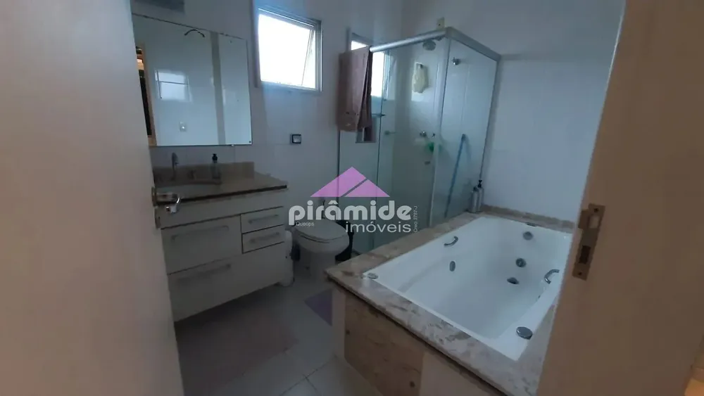 Casa, 3 quartos, 241 m² - Foto 3