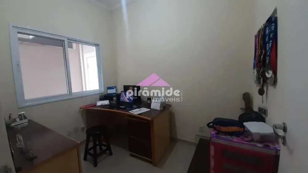 Casa, 3 quartos, 241 m² - Foto 2