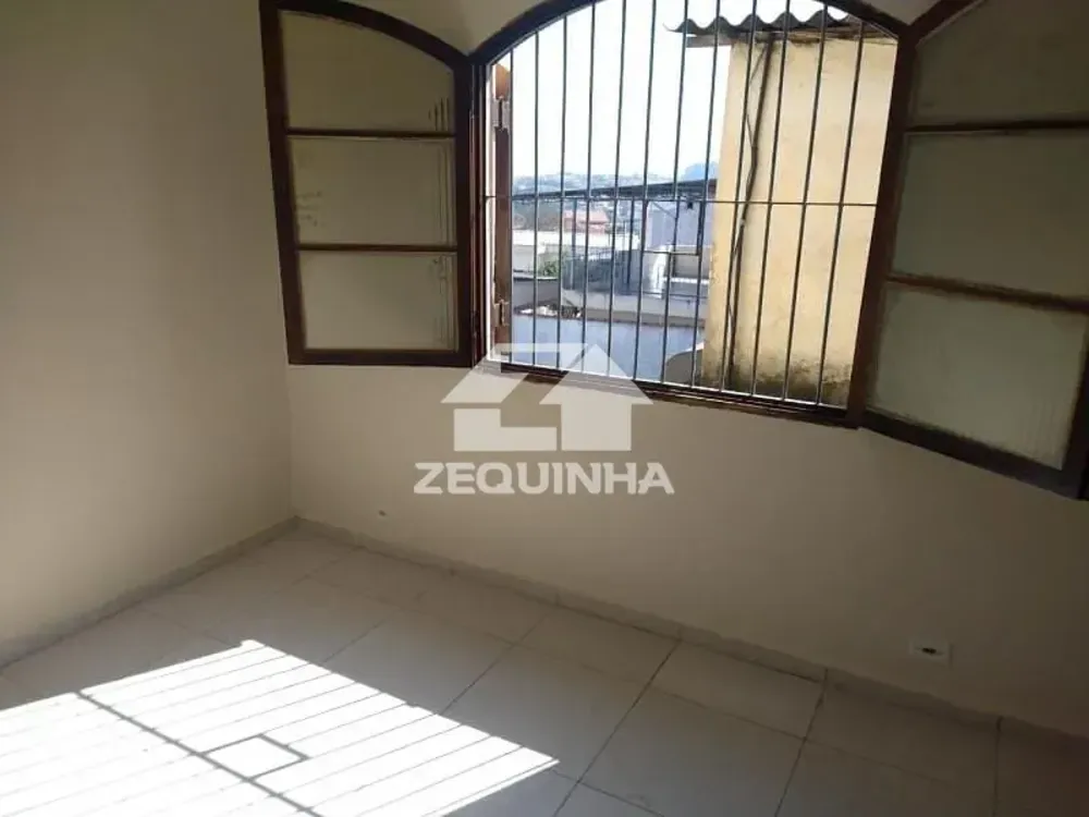 Casa, 4 quartos, 180 m² - Foto 2